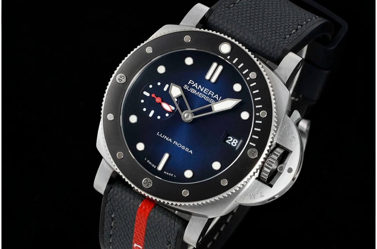 Submersible PAM1565 Luna Rossa 42mm SS/RU Blue Dial VSF P900
